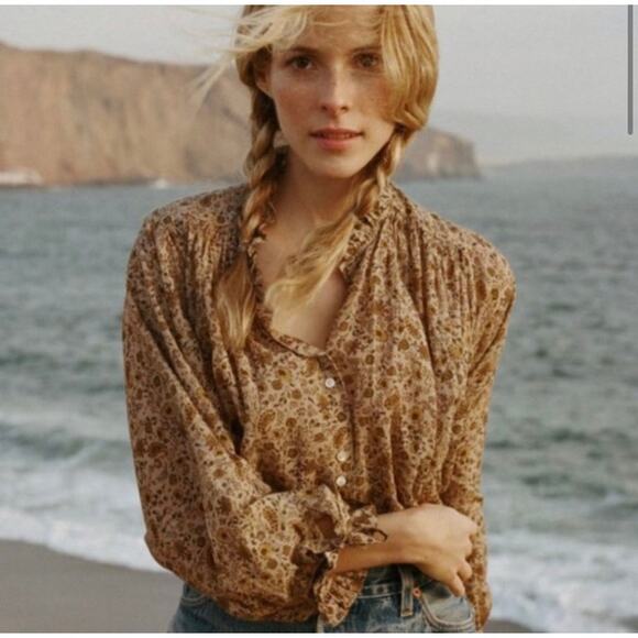 Doen Floral Blouse in Brown and Cream - Picture 2 of 10